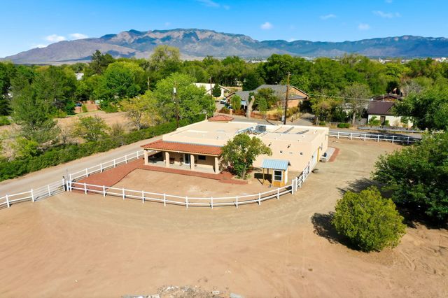 9017 Guadalupe Trail NW, Albuquerque, NM 87114