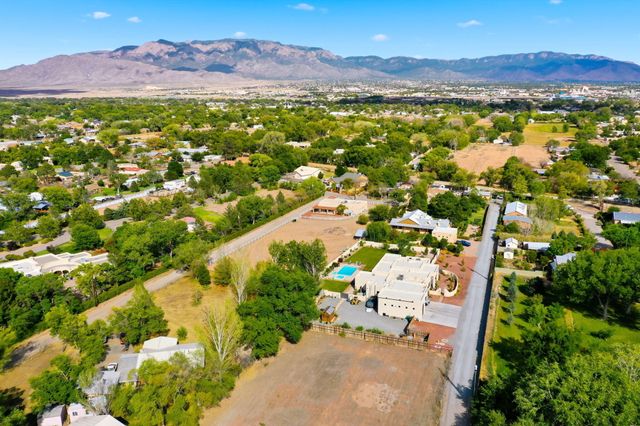 9017 Guadalupe Trail NW, Albuquerque, NM 87114