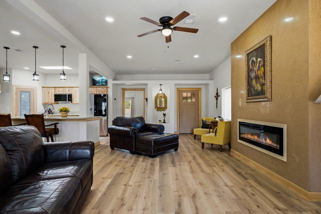 9017 Guadalupe Trail NW, Albuquerque, NM 87114