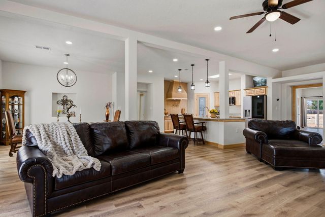 9017 Guadalupe Trail NW, Albuquerque, NM 87114