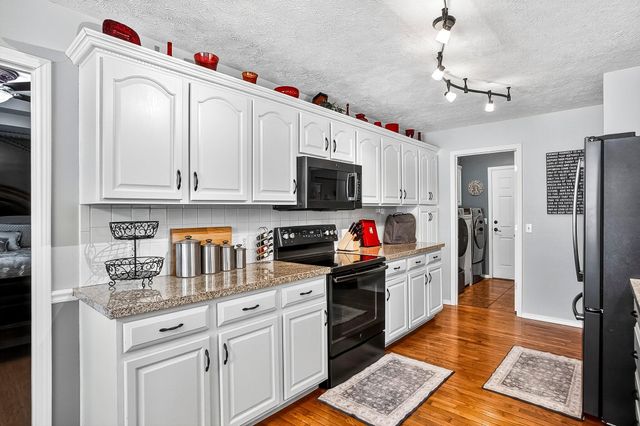 307 N 38th Street, Nixa, MO 65714