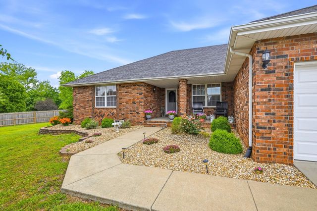 307 N 38th Street, Nixa, MO 65714