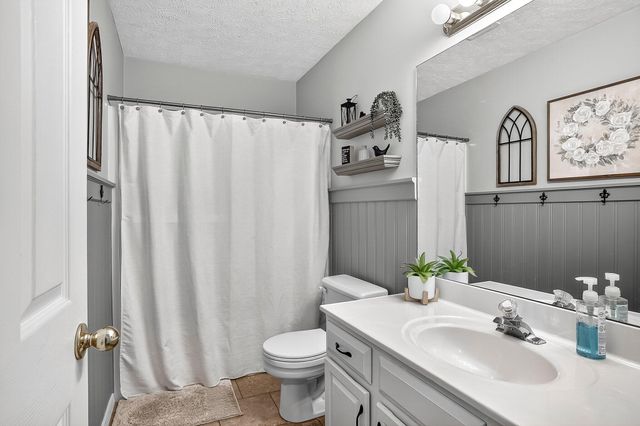 307 N 38th Street, Nixa, MO 65714