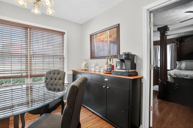 307 N 38th Street, Nixa, MO 65714