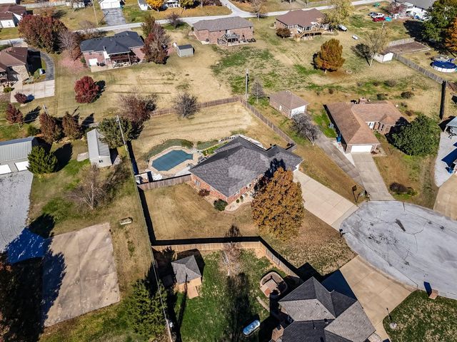 307 N 38th Street, Nixa, MO 65714