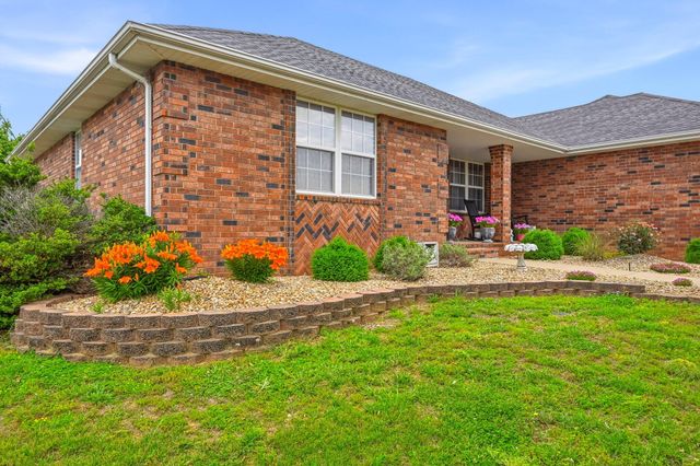 307 N 38th Street, Nixa, MO 65714