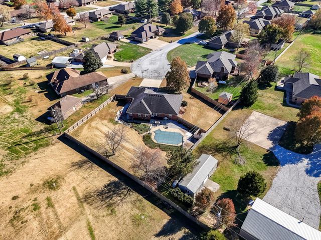 307 N 38th Street, Nixa, MO 65714