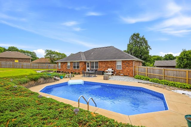 307 N 38th Street, Nixa, MO 65714