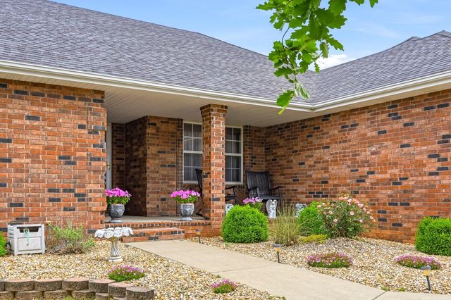 307 N 38th Street, Nixa, MO 65714