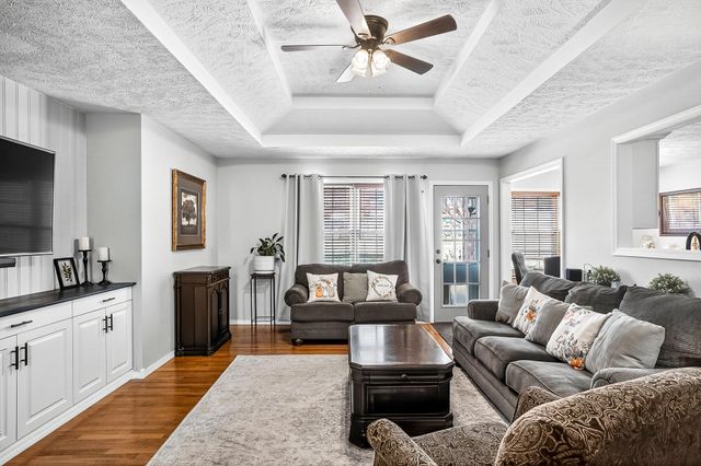 307 N 38th Street, Nixa, MO 65714