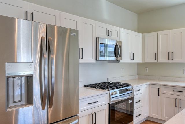 17803 E 3rd Ln, Spokane Valley, WA 99016