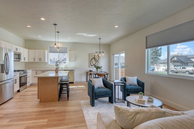 17803 E 3rd Ln, Spokane Valley, WA 99016