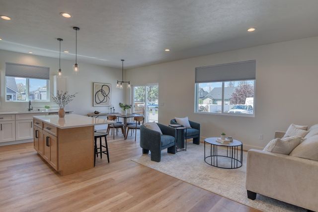 17803 E 3rd Ln, Spokane Valley, WA 99016