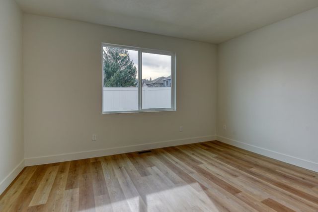 17803 E 3rd Ln, Spokane Valley, WA 99016