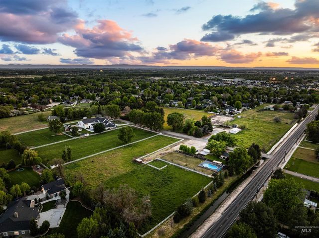 1200 N Beverly Dr, Eagle, ID 83616