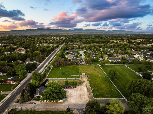 1200 N Beverly Dr, Eagle, ID 83616