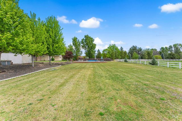 1200 N Beverly Dr, Eagle, ID 83616