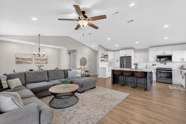 8356 Berman Walk Way, Citrus Heights, CA 95610