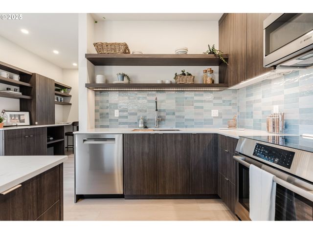 5490 Se Boise St, Portland, OR 97206