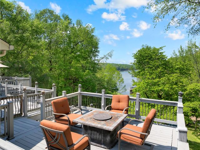 1576 Damron Rd, Estill Springs, TN 37330