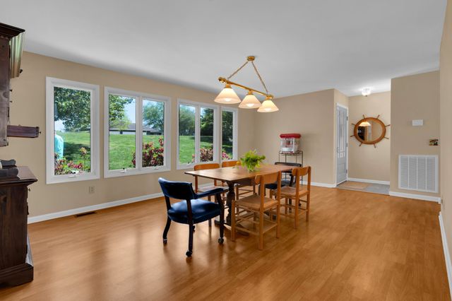 1576 Damron Rd, Estill Springs, TN 37330