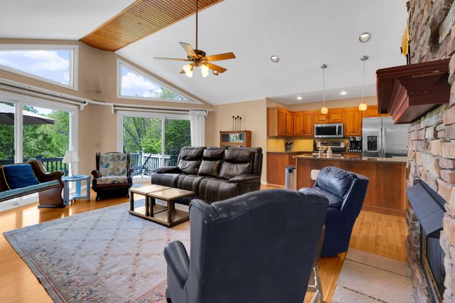1576 Damron Rd, Estill Springs, TN 37330