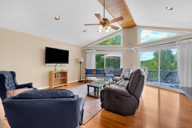 1576 Damron Rd, Estill Springs, TN 37330