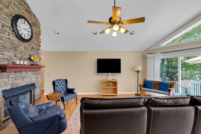 1576 Damron Rd, Estill Springs, TN 37330