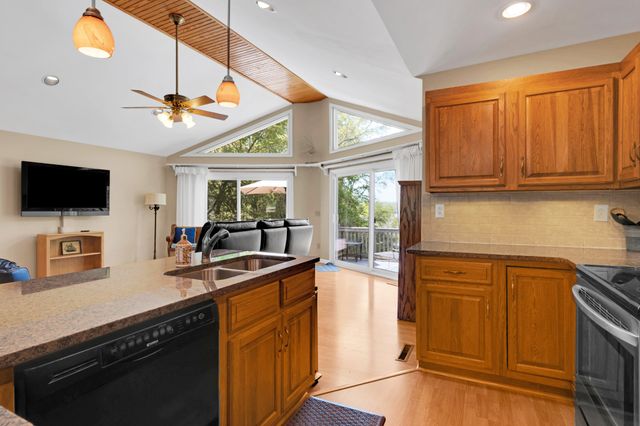 1576 Damron Rd, Estill Springs, TN 37330
