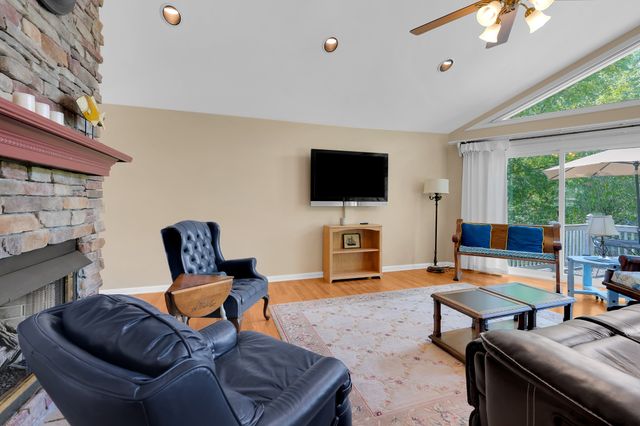 1576 Damron Rd, Estill Springs, TN 37330