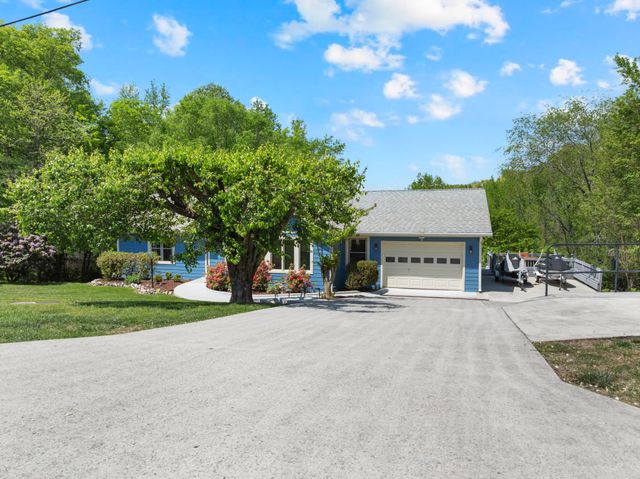1576 Damron Rd, Estill Springs, TN 37330