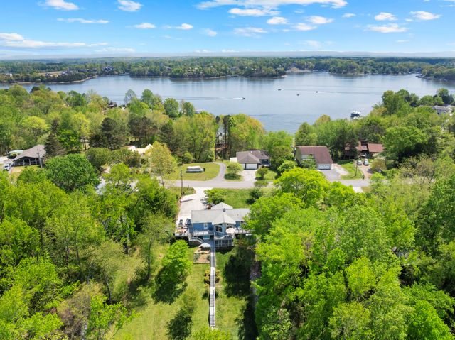 1576 Damron Rd, Estill Springs, TN 37330