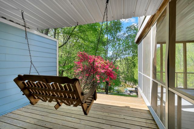 1576 Damron Rd, Estill Springs, TN 37330