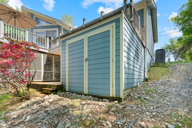 1576 Damron Rd, Estill Springs, TN 37330
