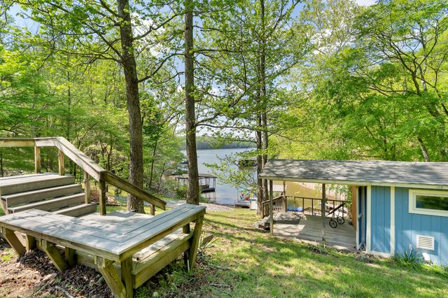 1576 Damron Rd, Estill Springs, TN 37330