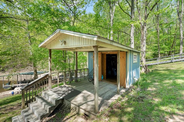 1576 Damron Rd, Estill Springs, TN 37330