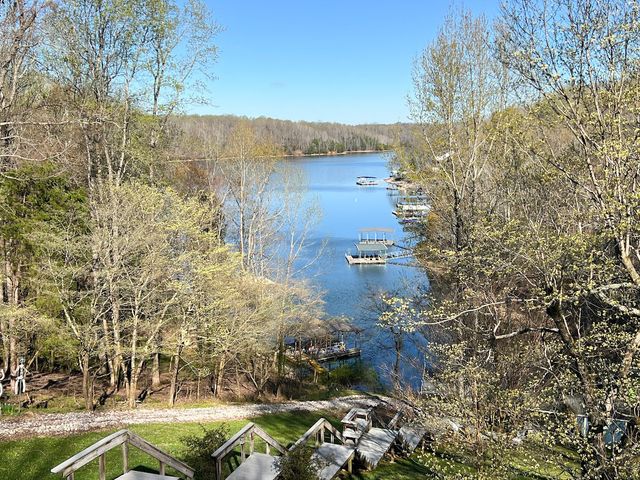 1576 Damron Rd, Estill Springs, TN 37330
