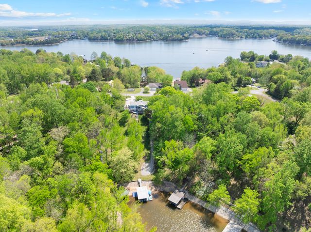 1576 Damron Rd, Estill Springs, TN 37330