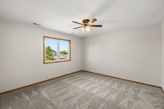 4812 NE Trilein Drive, Ankeny, IA 50021