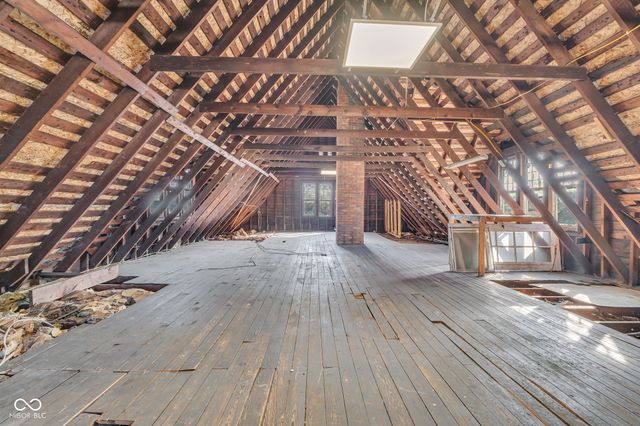 1840 N 8th Street, Terre Haute, IN 47804