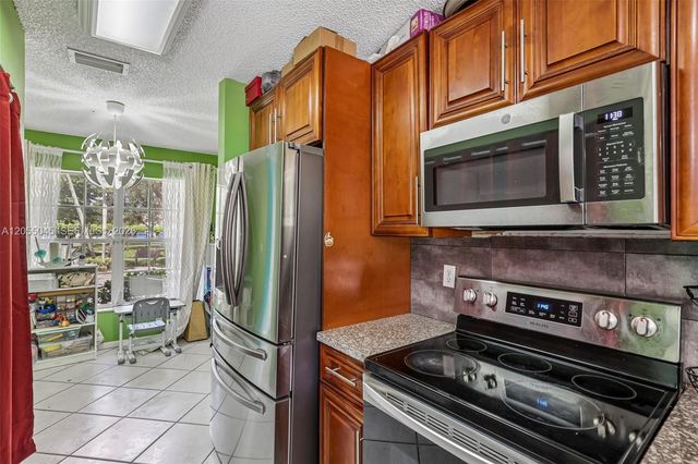 115 NW 108th Ave, Pembroke Pines, FL 33026