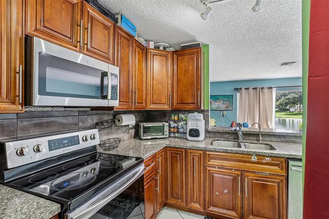 115 NW 108th Ave, Pembroke Pines, FL 33026