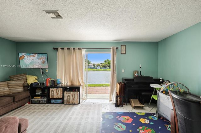 115 NW 108th Ave, Pembroke Pines, FL 33026