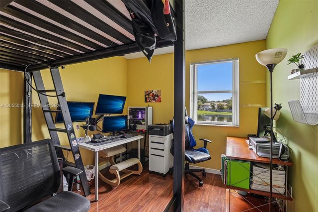 115 NW 108th Ave, Pembroke Pines, FL 33026