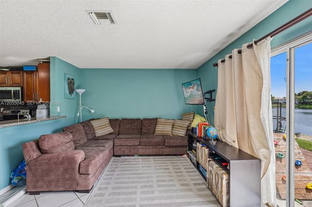 115 NW 108th Ave, Pembroke Pines, FL 33026
