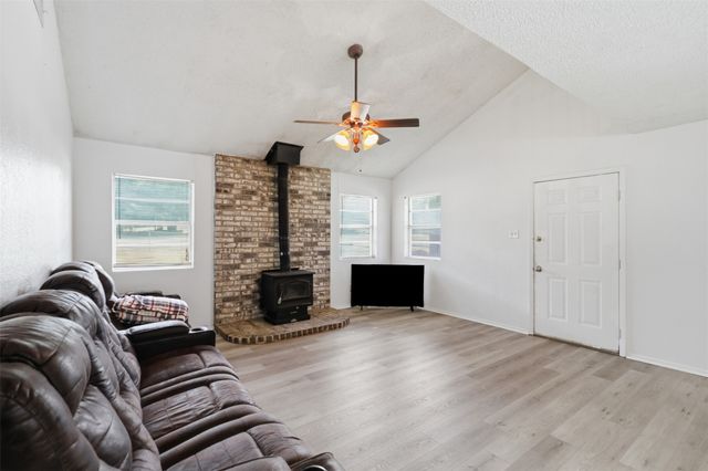 112 Spanish Trail, Weatherford, TX 76088