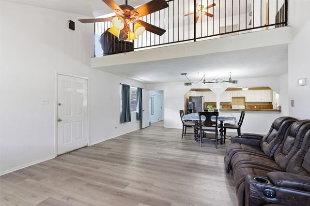 112 Spanish Trail, Weatherford, TX 76088