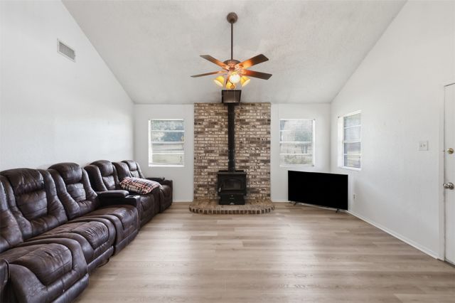 112 Spanish Trail, Weatherford, TX 76088