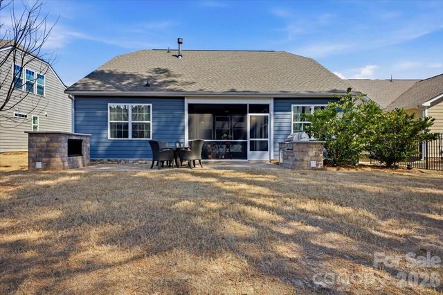 140 Picasso Trail, Mount Holly, NC 28120