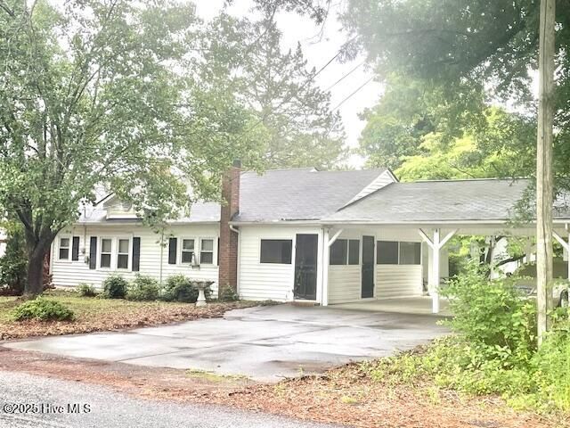 302 Lower Street, Elizabethtown, NC 28337